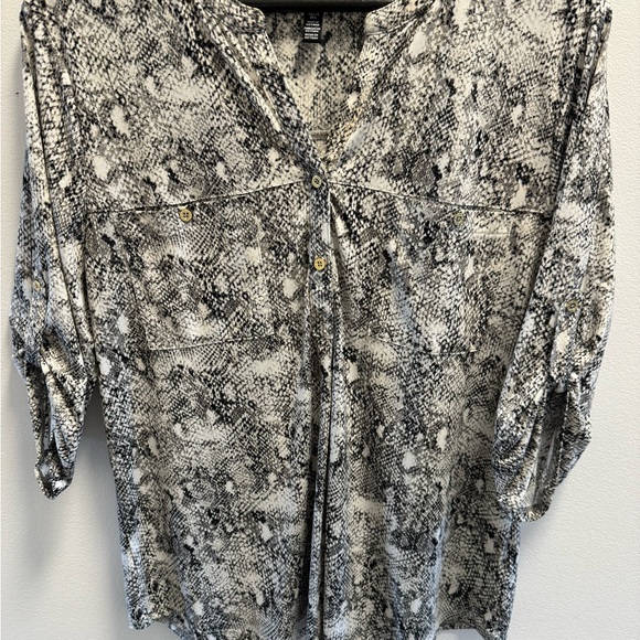 Ellen Tracy Top in size L - Picture 2 of 5